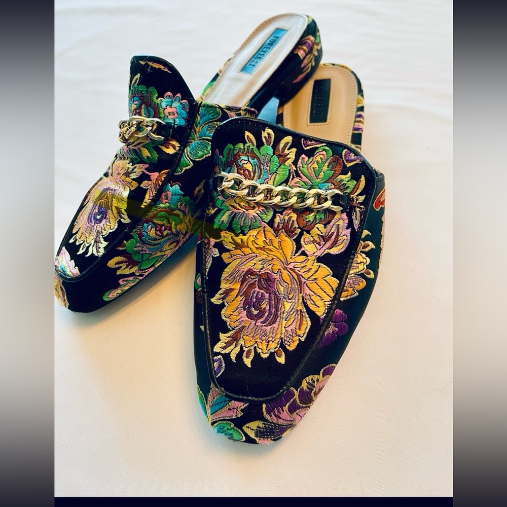 Forever 21 Embroidered Mules slip ons size 7.5